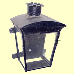 click for 5K .jpg image of GSWR platform lamp