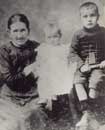 2.8K .jpg image of Hannah with grandchildren