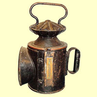 click for 10K .jpg image of 3 aspect MGWR handlamp